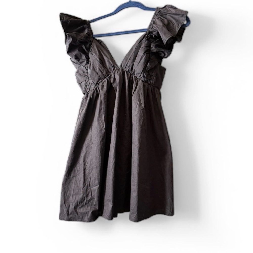 Elegant Black Ruffle Dress - Picture 3 of 7